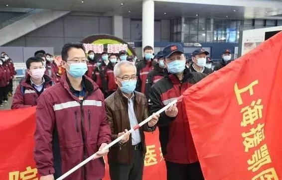 <span>致敬最美逆行者!汇付天下向华山医院定向捐赠人民币210万元</span>(图4) <span>致敬最美逆行者!汇付天下向华山医院定向捐赠人民币210万元</span>(图4)